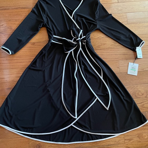 Calvin Klein Dresses & Skirts - NWT Calvin Klein Long Sleeve Wrap Dress.  Size 8.